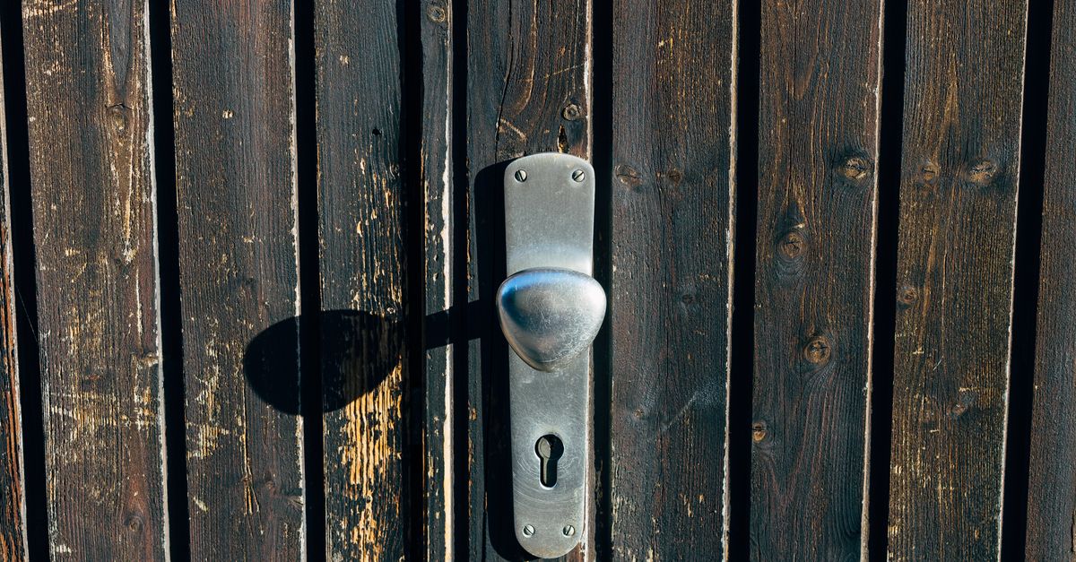 Door Knob Lock vs. Deadbolt: Which Does Your Bronx Door Actually Need? — A1 Riverdale Locksmith